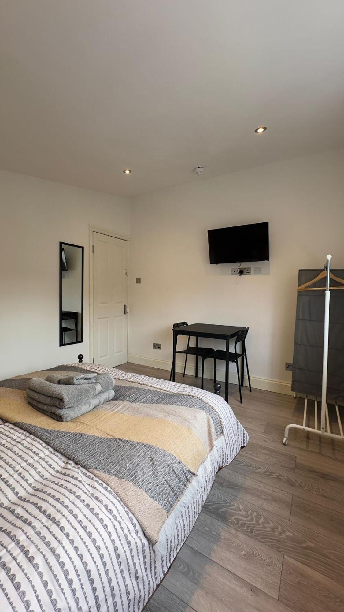 15 Min To Central London Guest Suites 22 الغرفة الصورة
