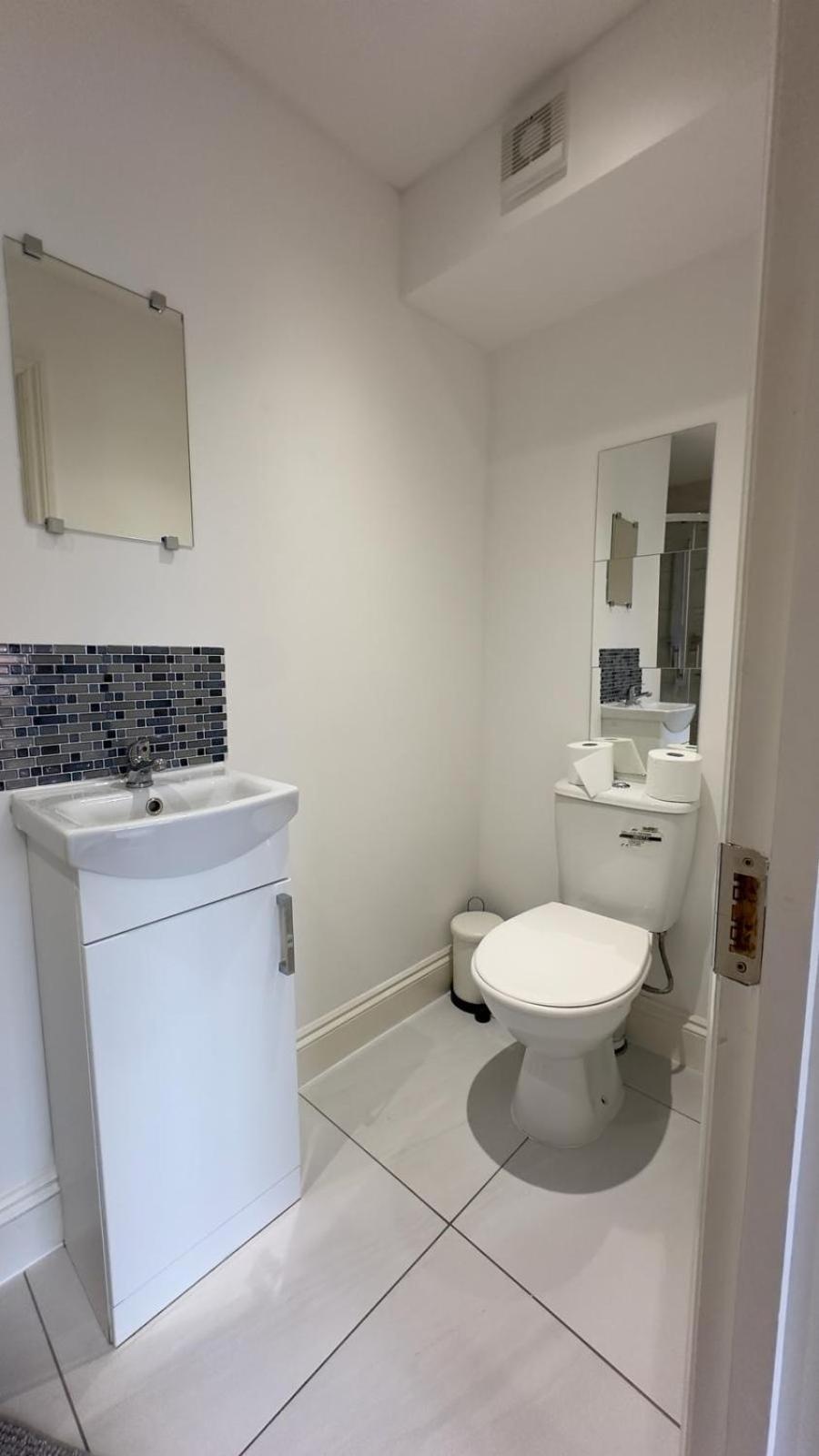 15 Min To Central London Guest Suites 22 الغرفة الصورة