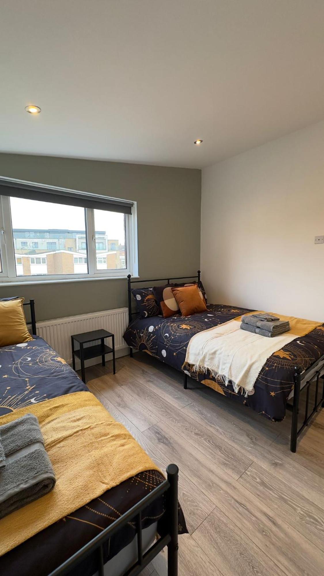 15 Min To Central London Guest Suites 22 الغرفة الصورة