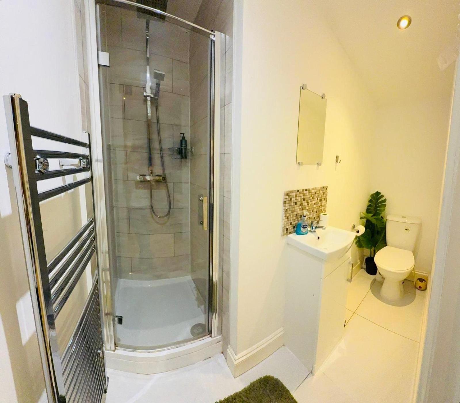15 Min To Central London Guest Suites 22 الغرفة الصورة